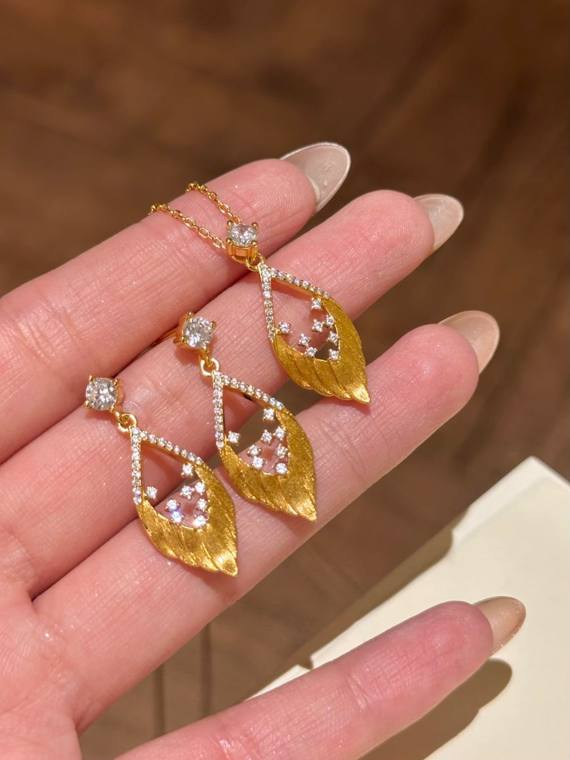 FEATHER EARRINGS