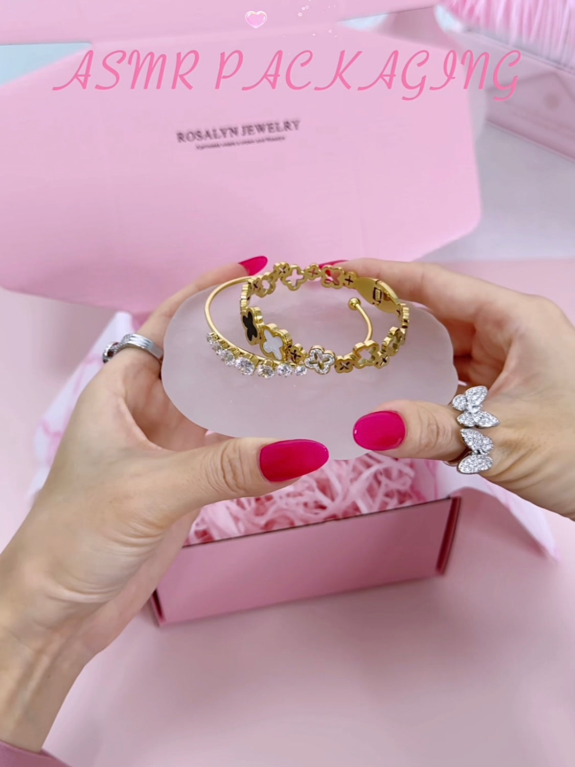 FOUR-LEAF CLOVER BRACELET