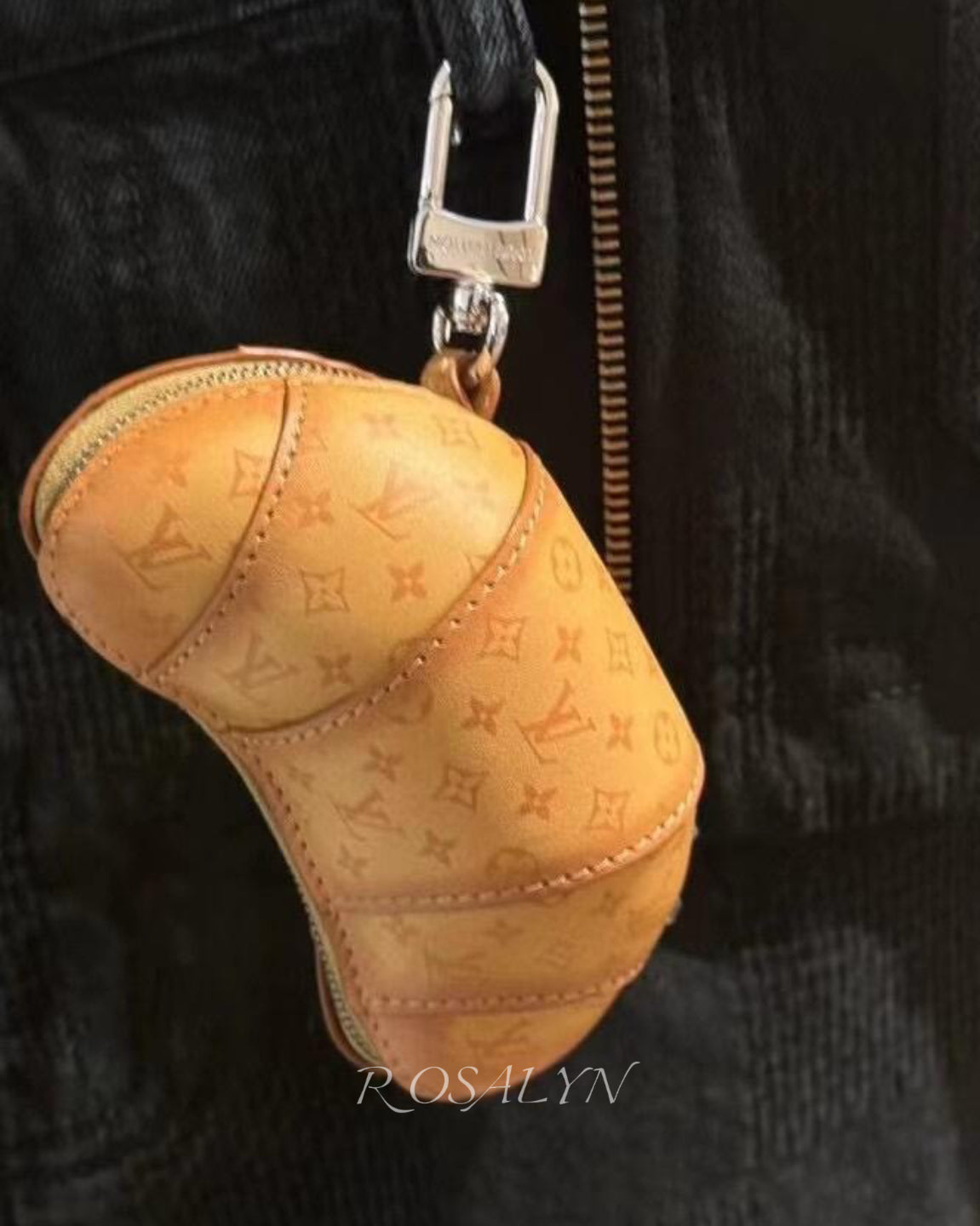 LULU CROISSANT PENDANT