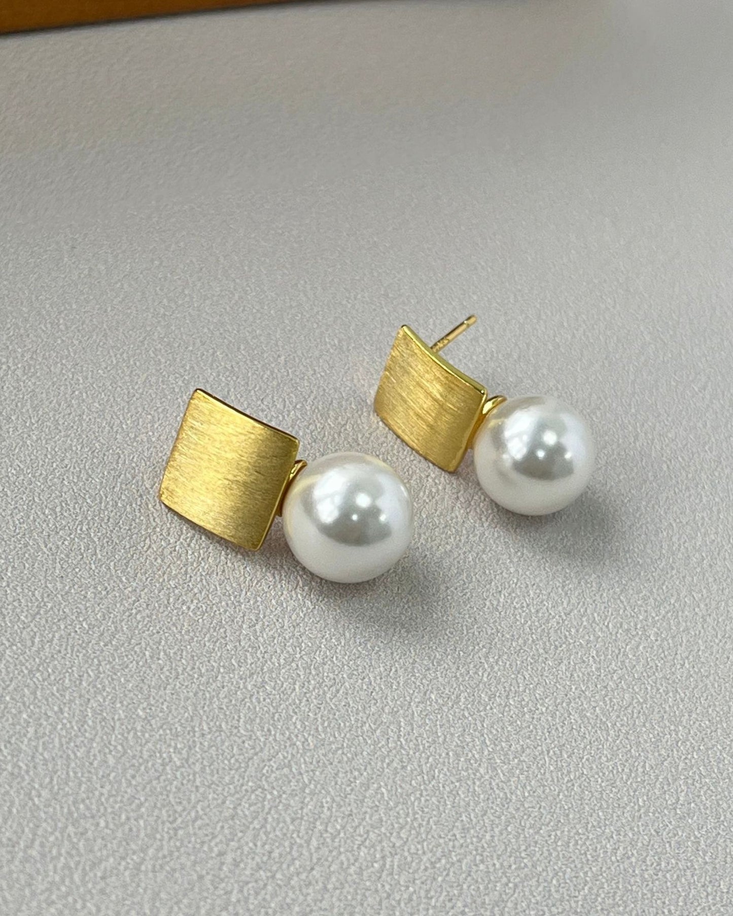 SQUARE PEARL EARRINGS