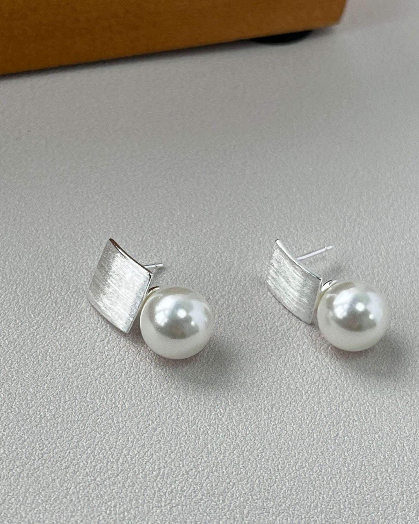 SQUARE PEARL EARRINGS