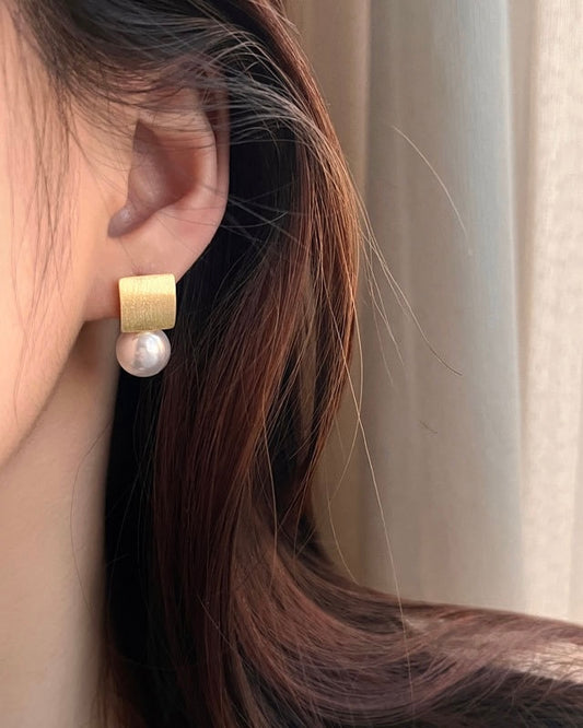 SQUARE PEARL EARRINGS