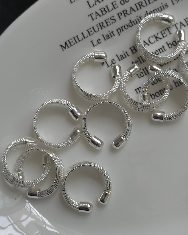 SHIMMERING RING