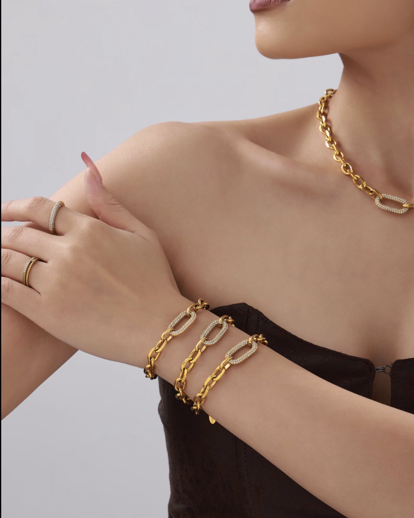 CHAIN NECKLACE AND BRACELET