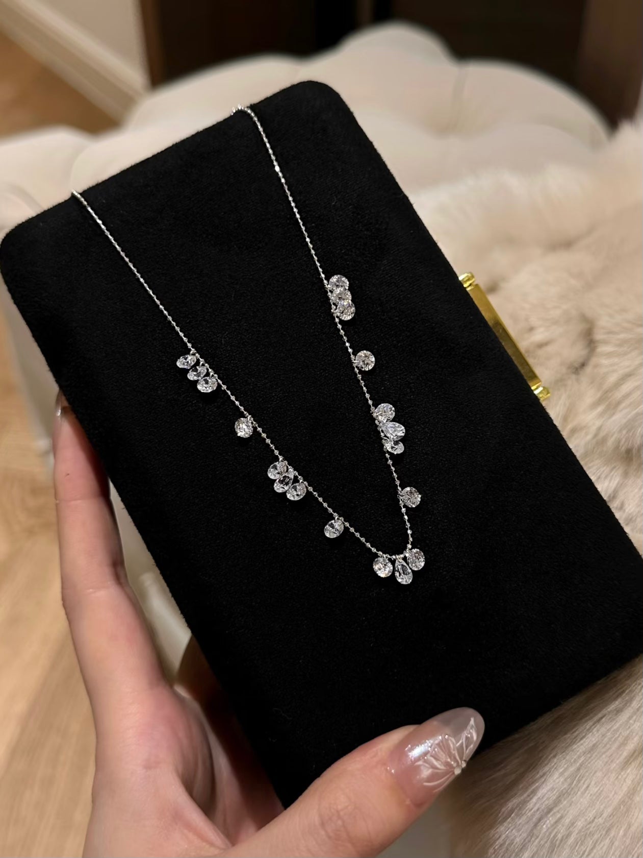 SPARKING STAE RIVER NECKLACE