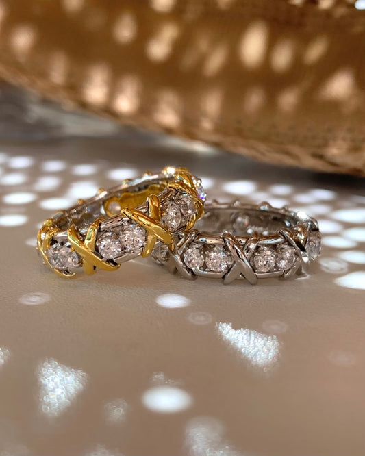 SIXTEEN-STONE RING