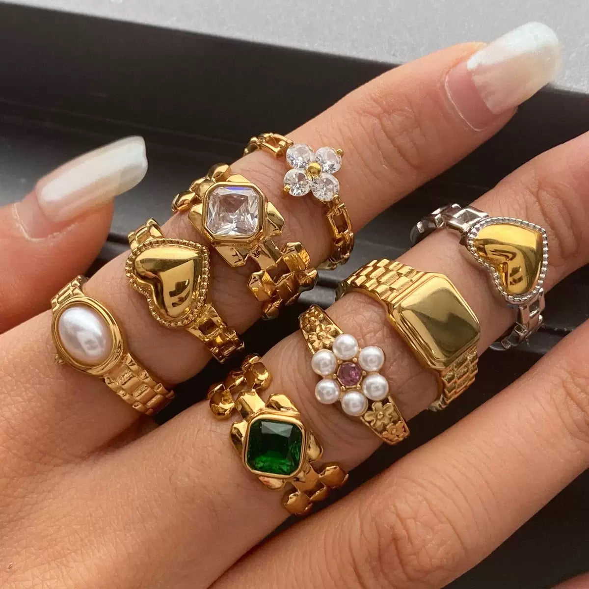 FOUR-LEAF CLOVER RING