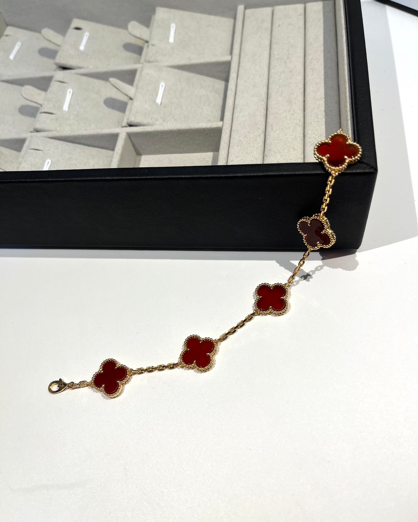 FOUR-LEAF CLOVER BRACELET
