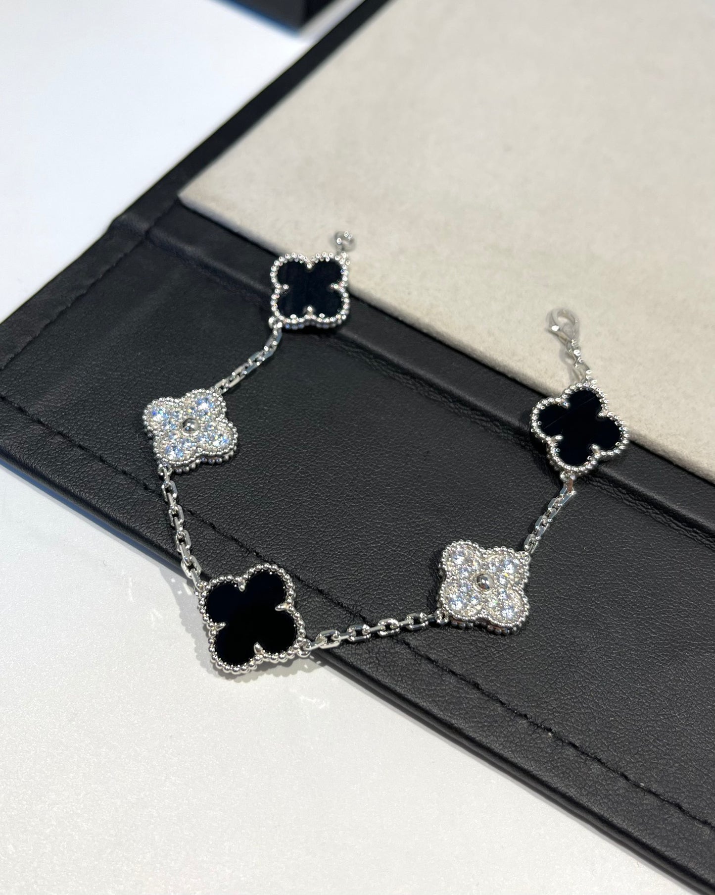 FOUR-LEAF CLOVER BRACELET