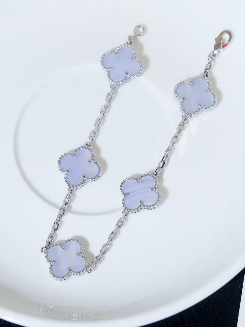 FOUR-LEAF CLOVER BRACELET