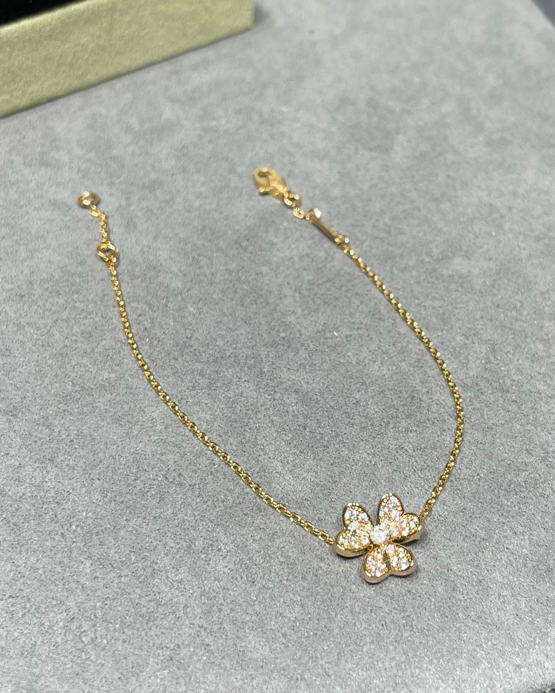 THREE-FLOWER BRACELET