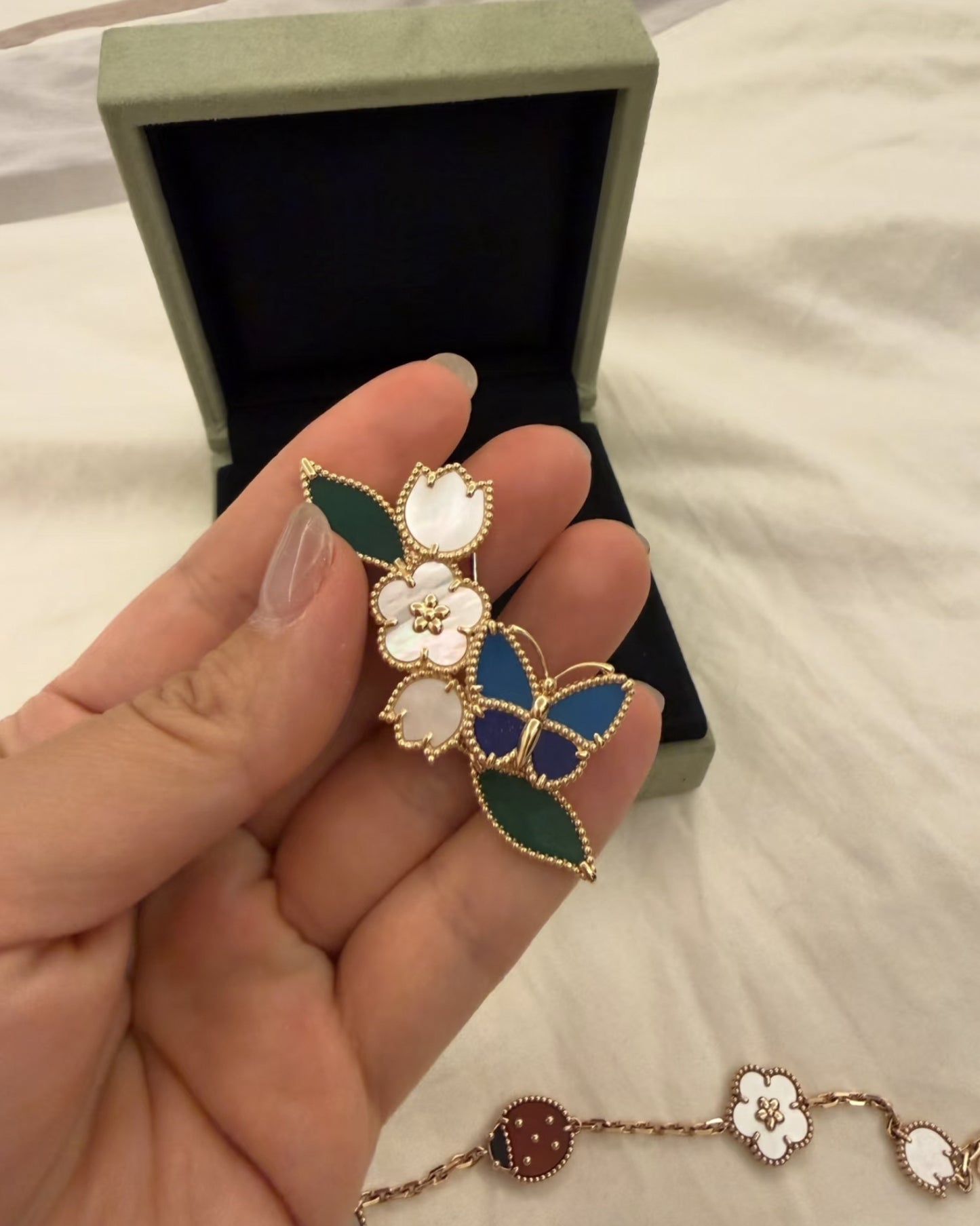 LUCKY BROOCH