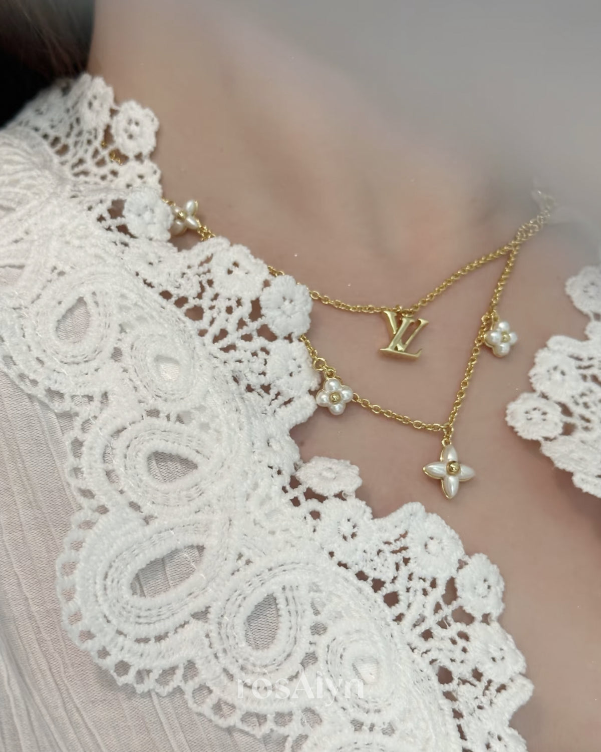 LU FLUTTERING LITTLE FLOWER NECKLACE