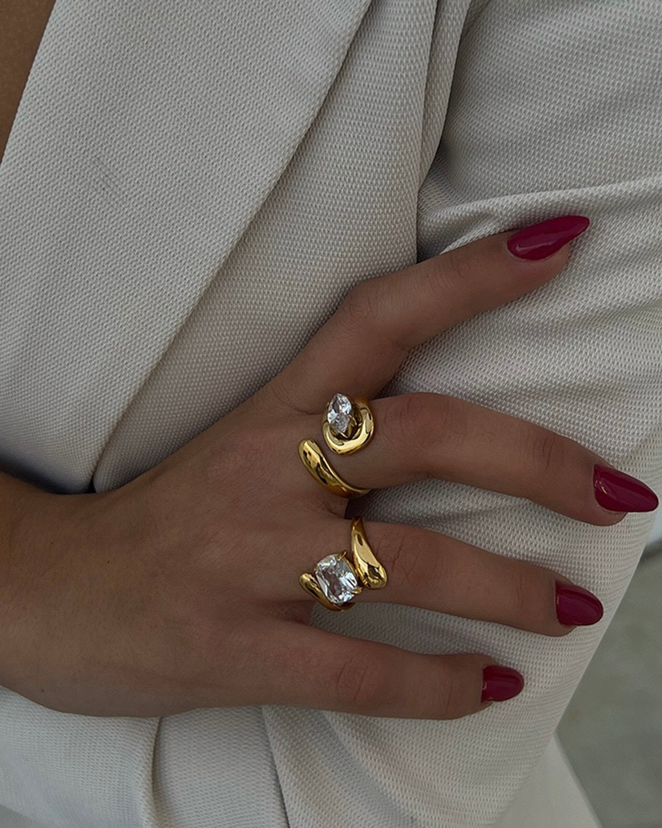 FLOWING DIAMOND RING