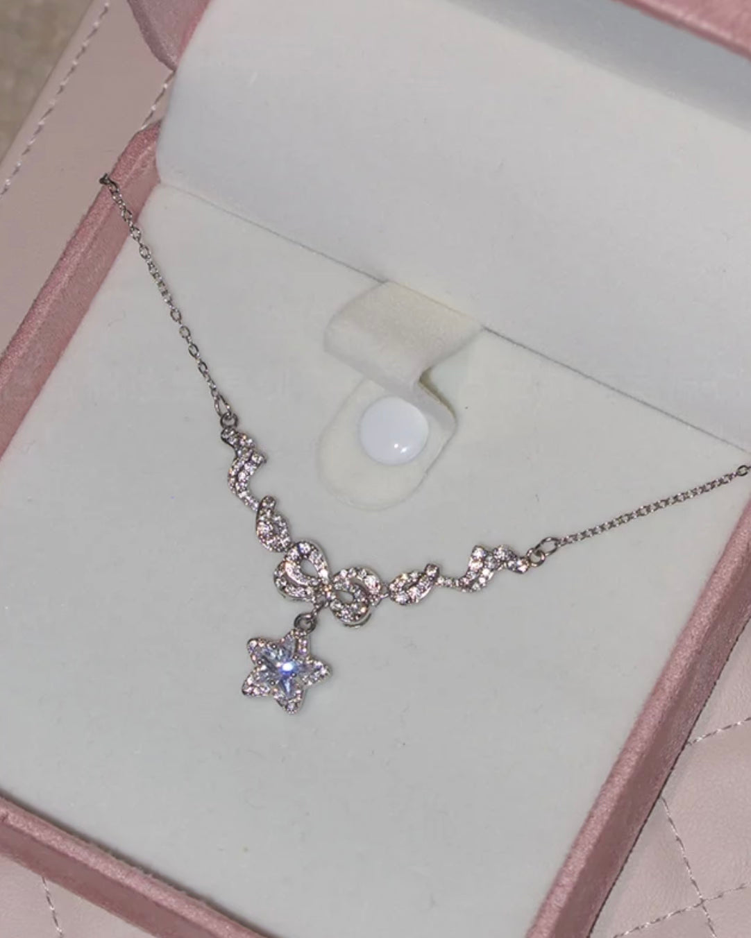 CHRISTMAS PARTY NECKLACE