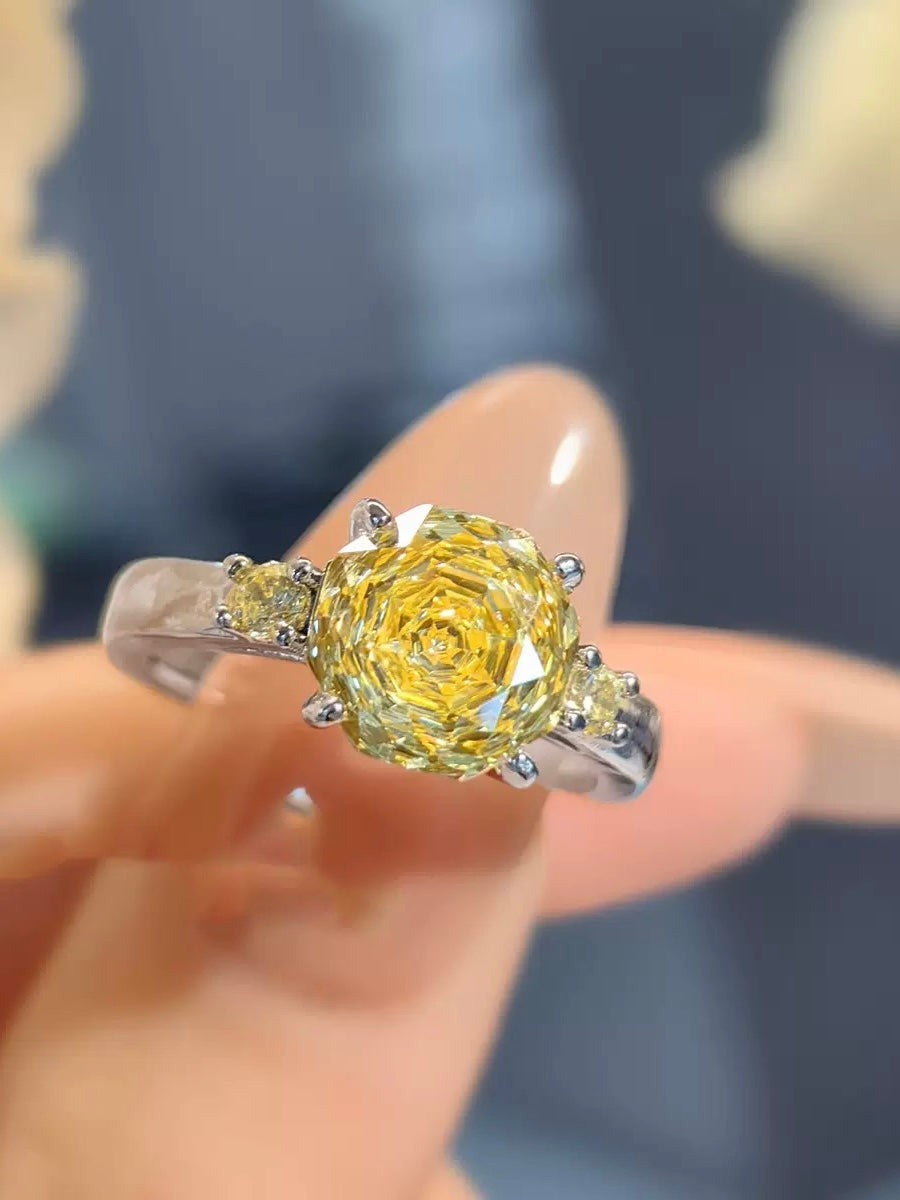 DAZZLING ROSE RING
