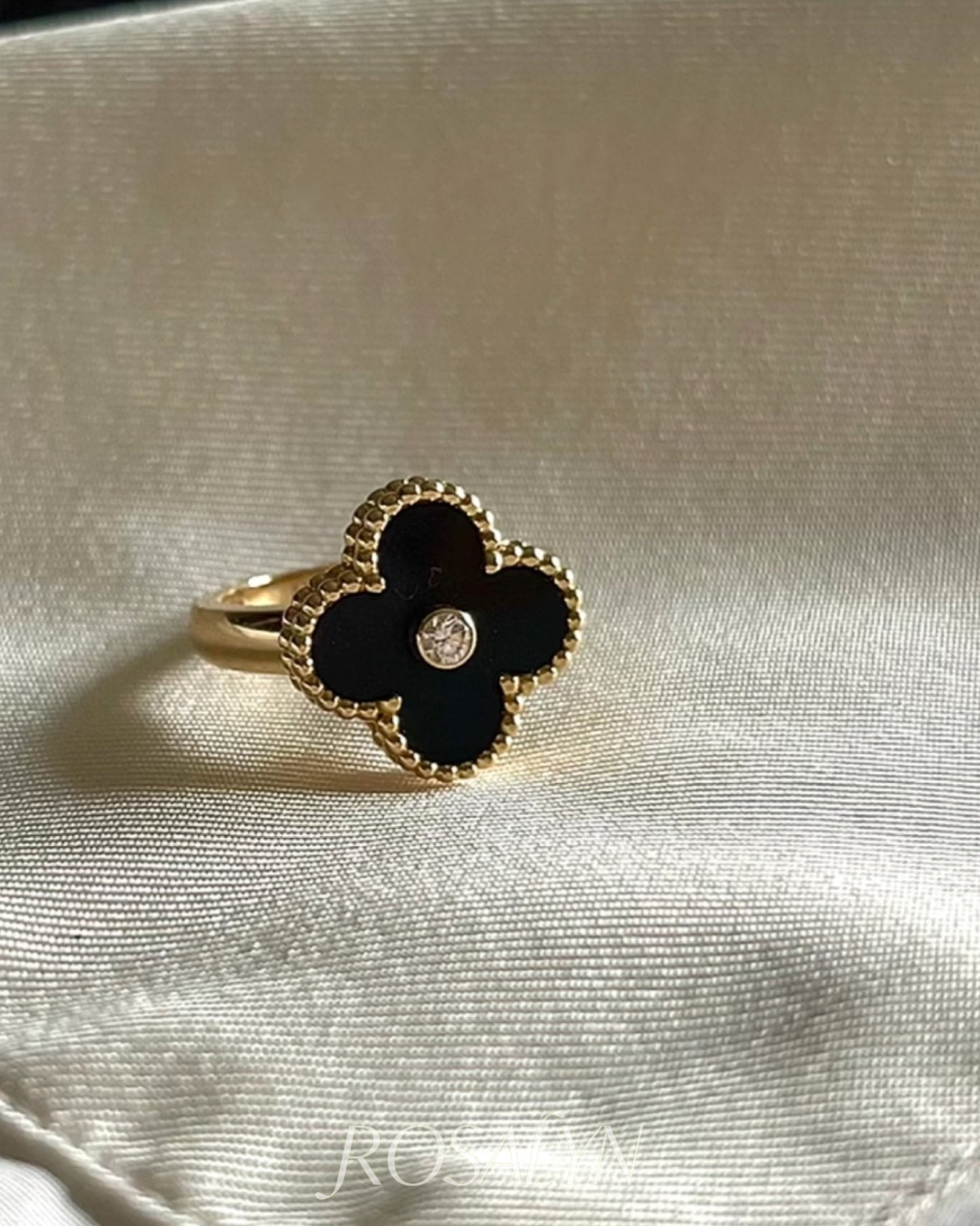 FOUR-LEAF CLOVER RING