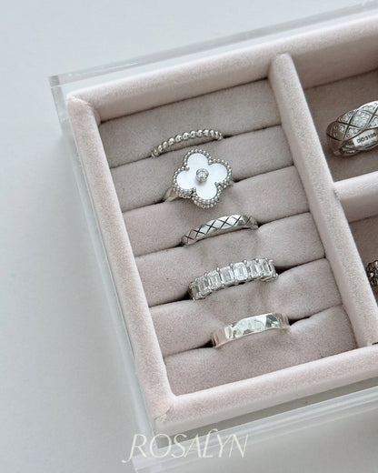FOUR-LEAF CLOVER RING
