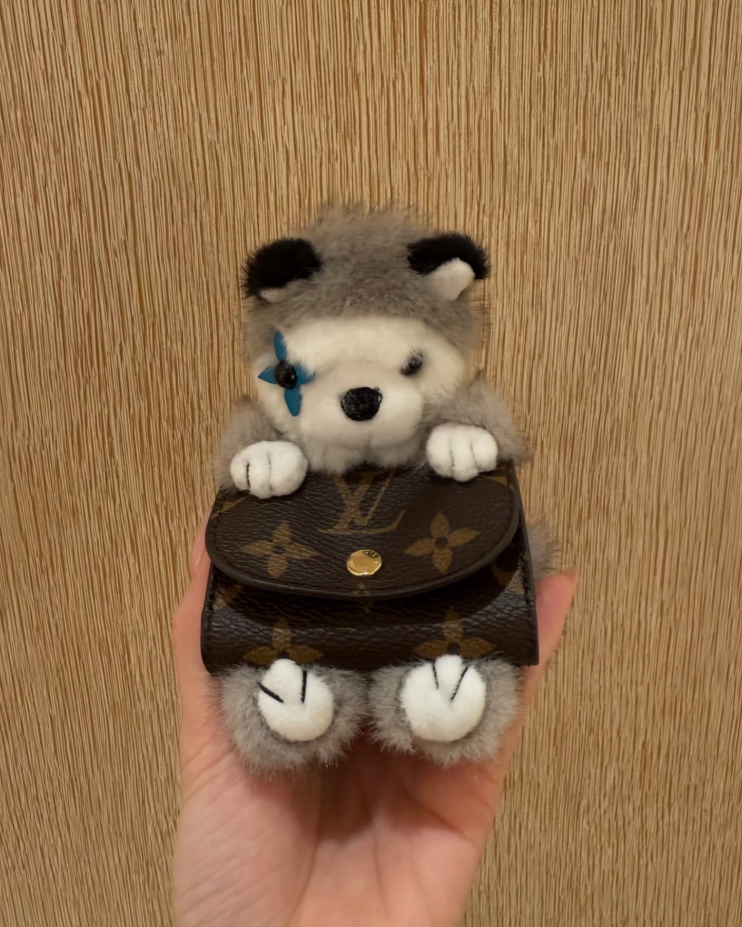 LU  BAG DECORATIONS EARPHONE CASE