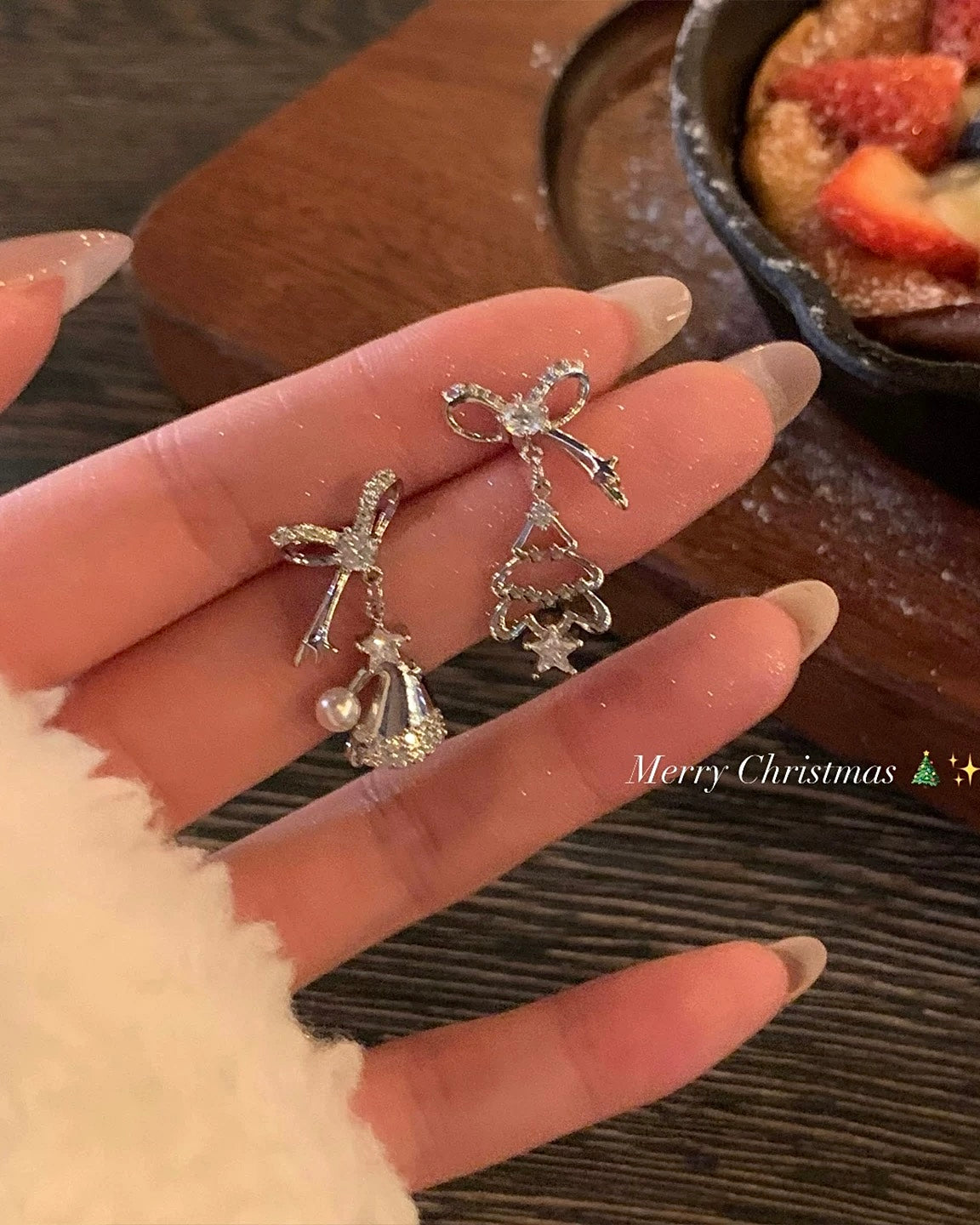 CHRISTMAS TREE EARRINGS