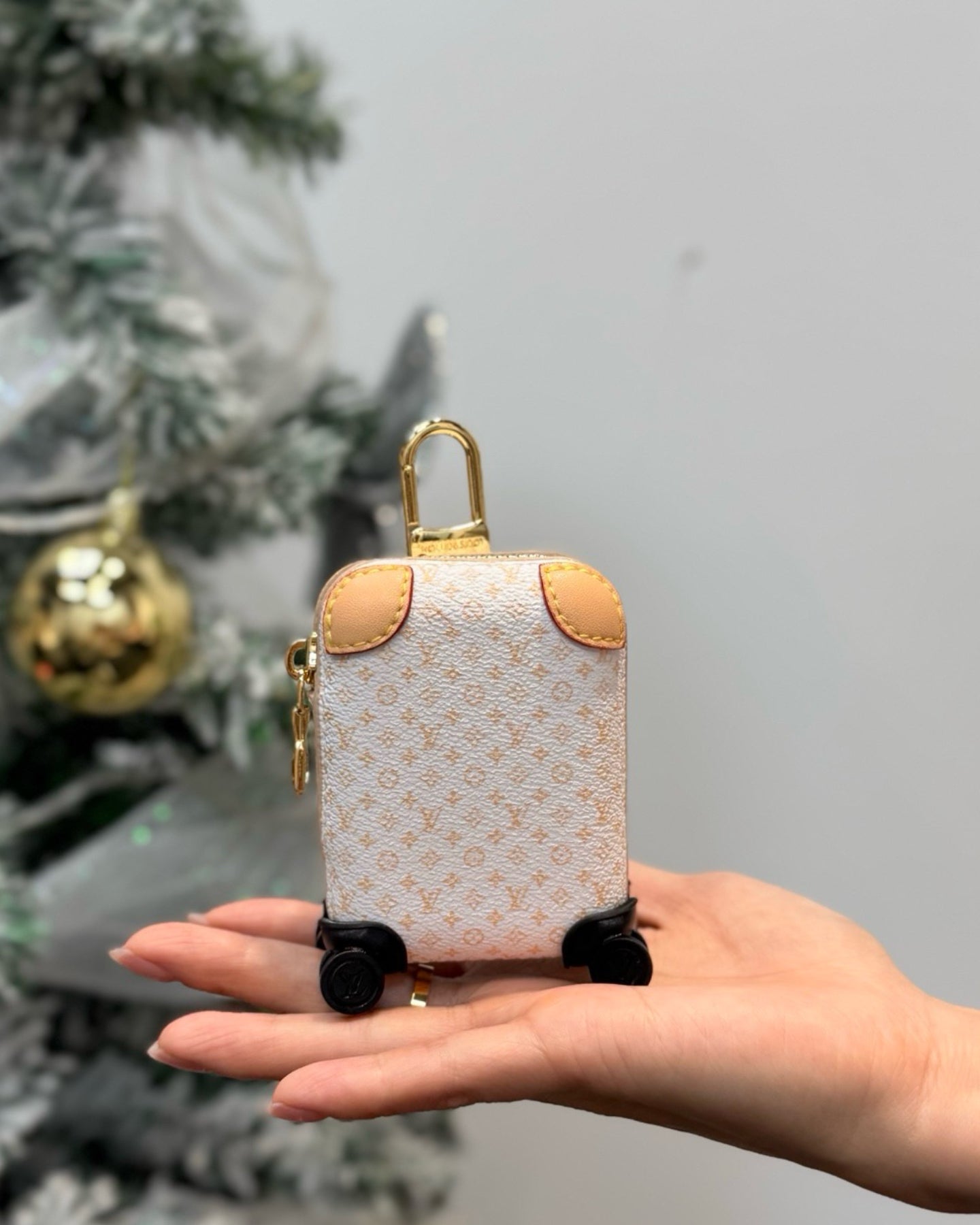 LULU SUITCASE BAG DECORATIONS