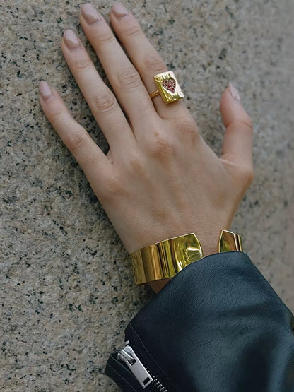 LUCKY POKER RING