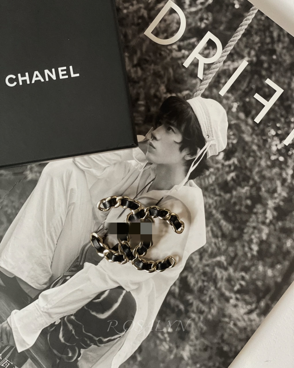 CC 브로치