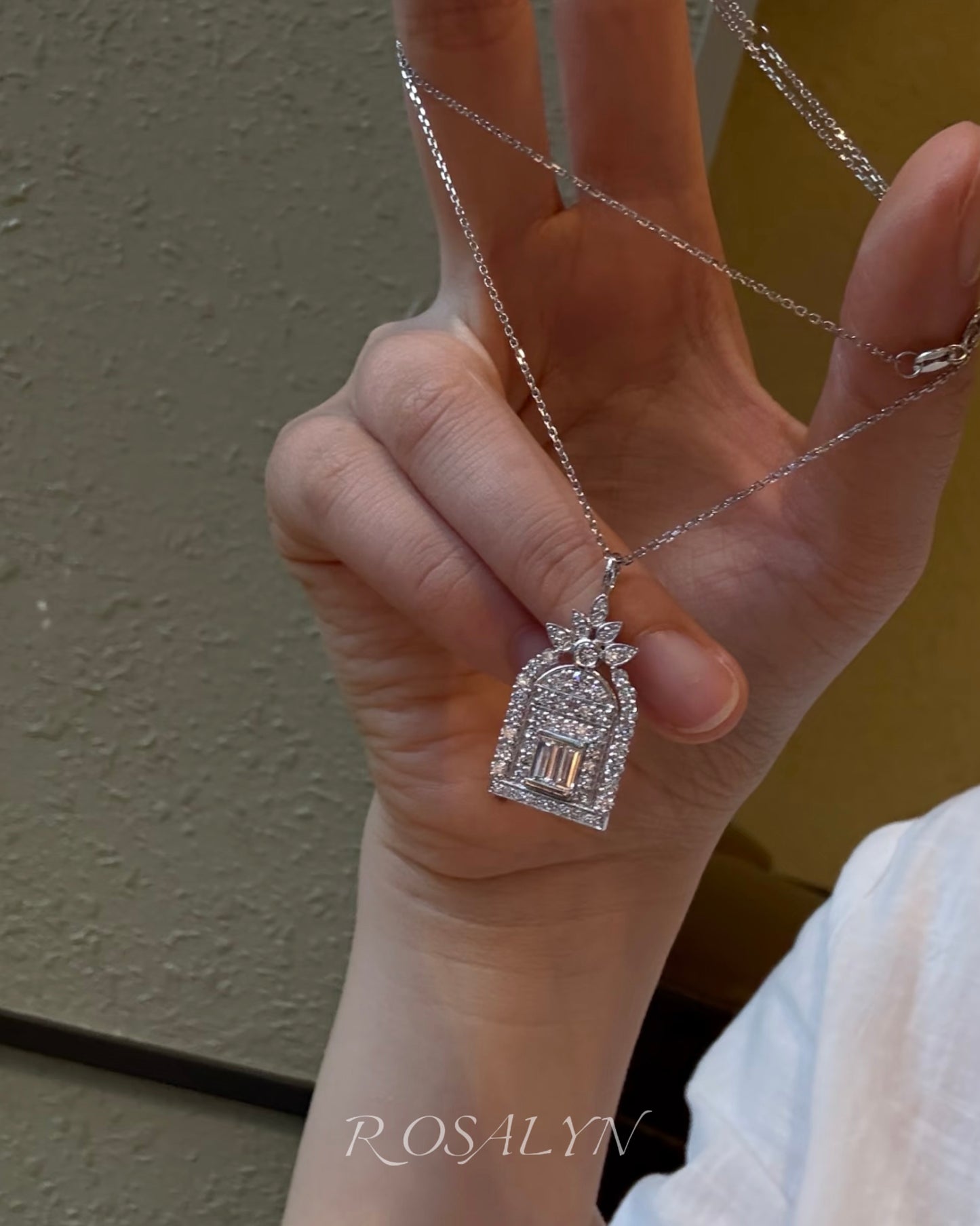 HAPPINESS GATE NECKLACE