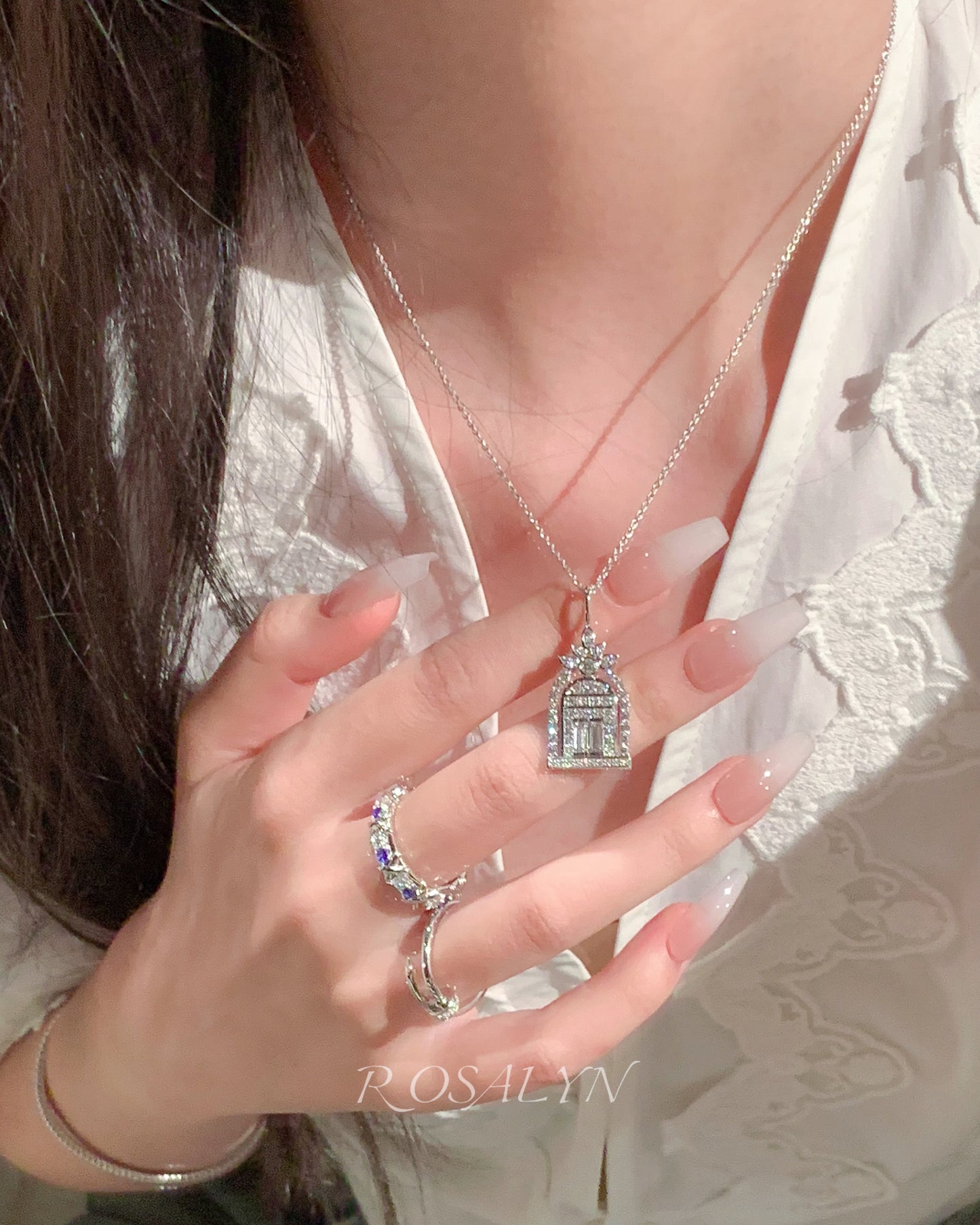 HAPPINESS GATE NECKLACE