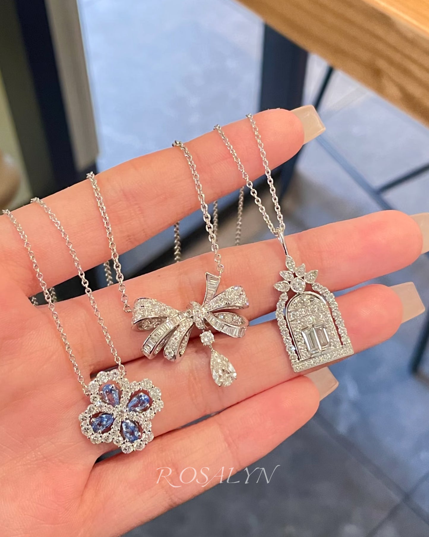 HAPPINESS GATE NECKLACE