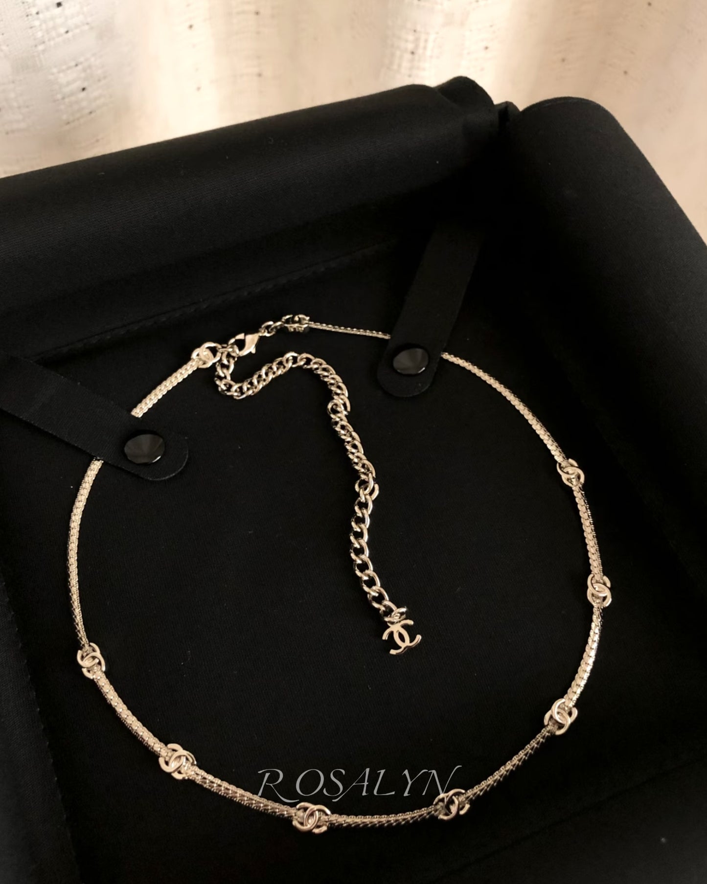 CC FLOWER NECKLACE