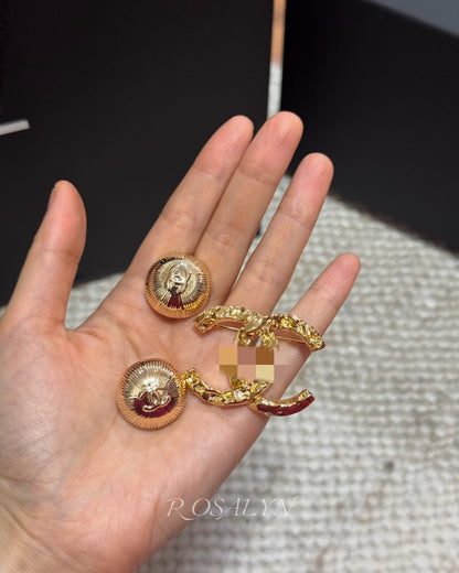 CC GOLDEN BROOCH