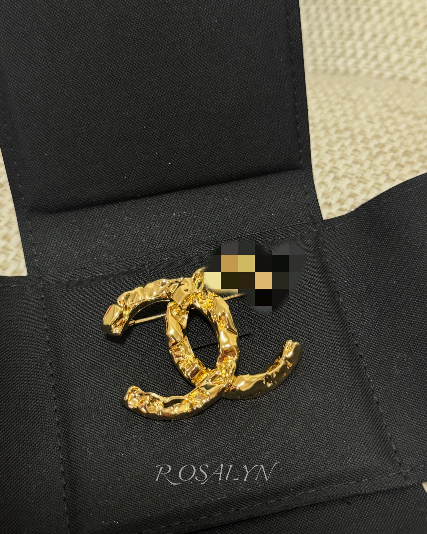 CC GOLDEN BROOCH