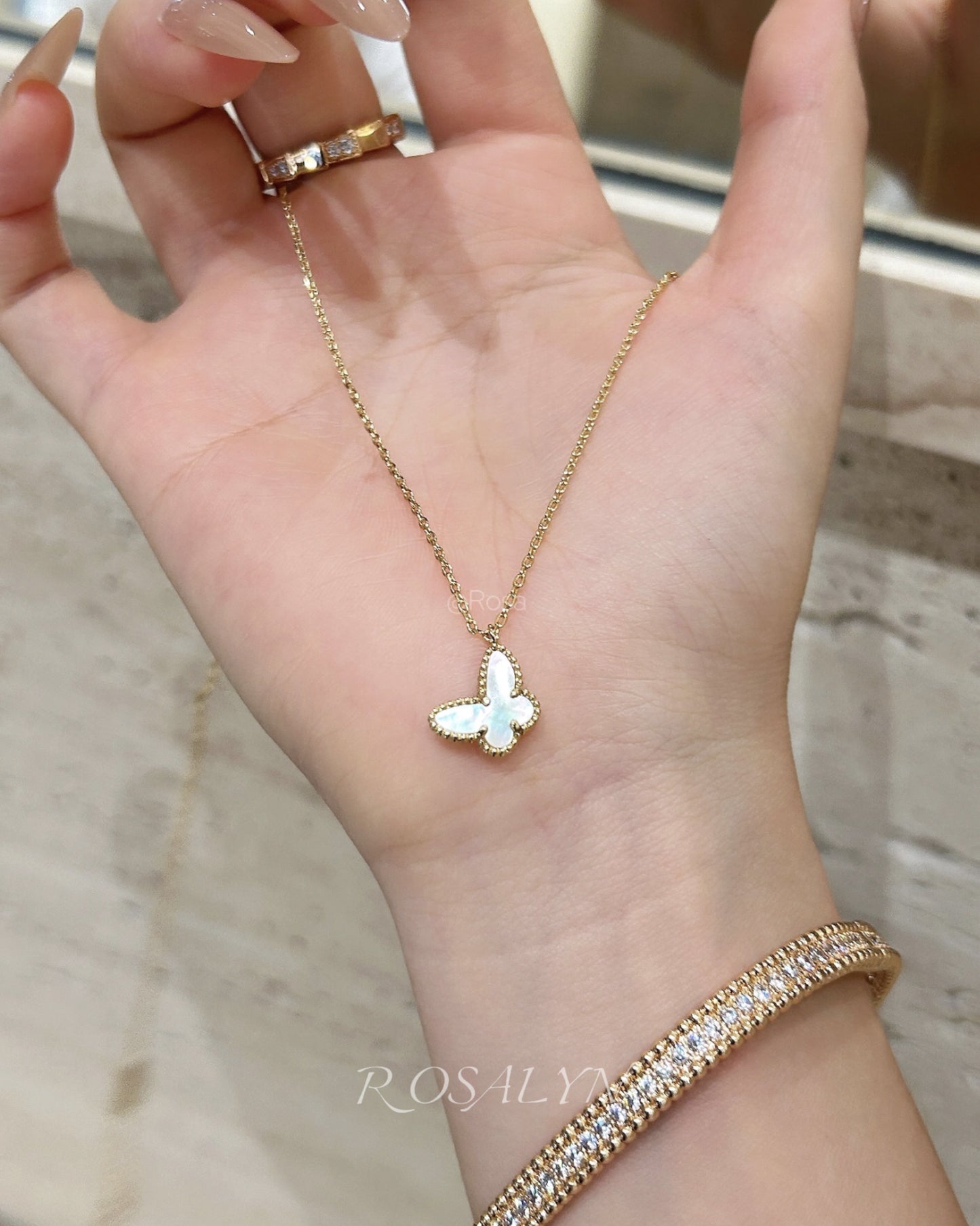 SWEET BUTTERFLIES NECKLACE