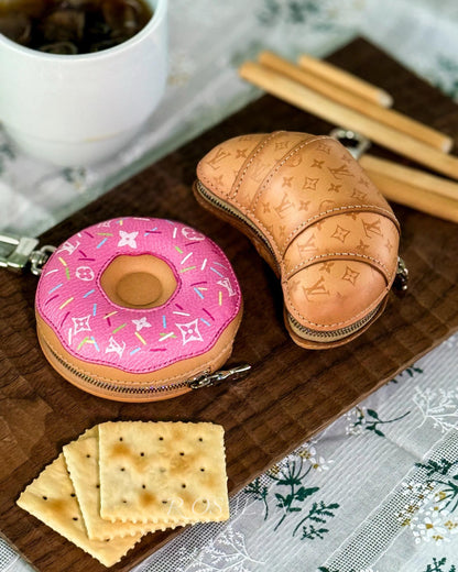 LULU CROISSANT PENDANT