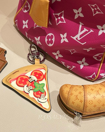 LULU CROISSANT PENDANT