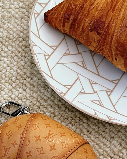 LULU CROISSANT PENDANT