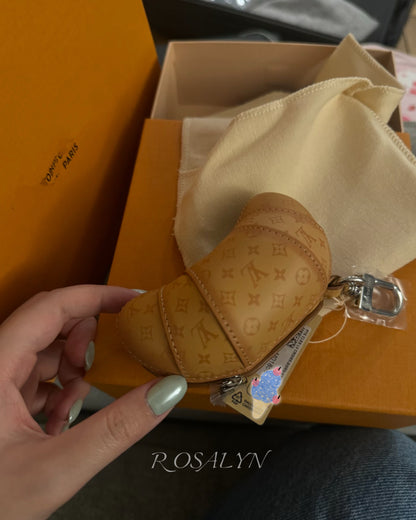 LULU CROISSANT PENDANT