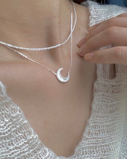 BROKEN SILVER MOON NECKLACE