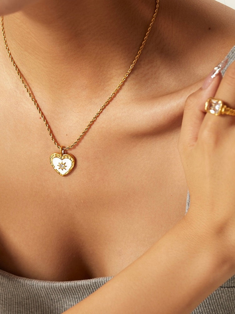 HEART'S STARLIGHT NECKLACE