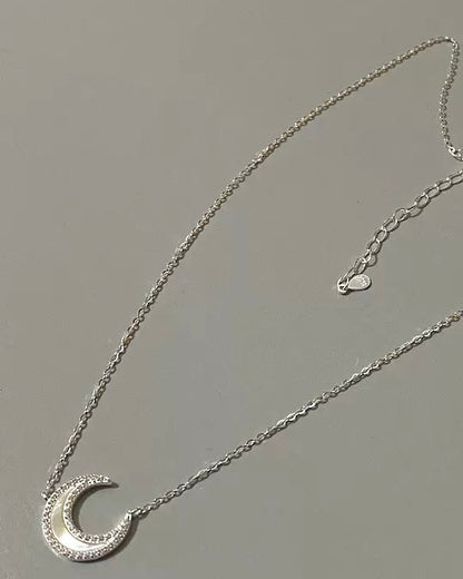 BROKEN SILVER MOON NECKLACE