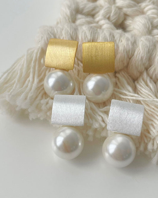 SQUARE PEARL EARRINGS