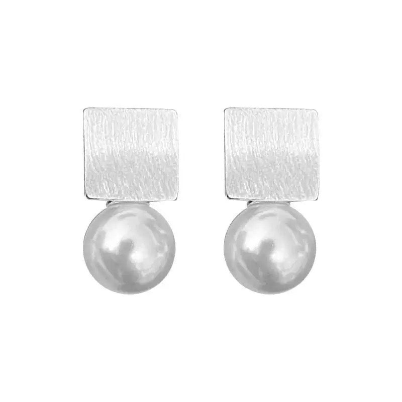 SQUARE PEARL EARRINGS