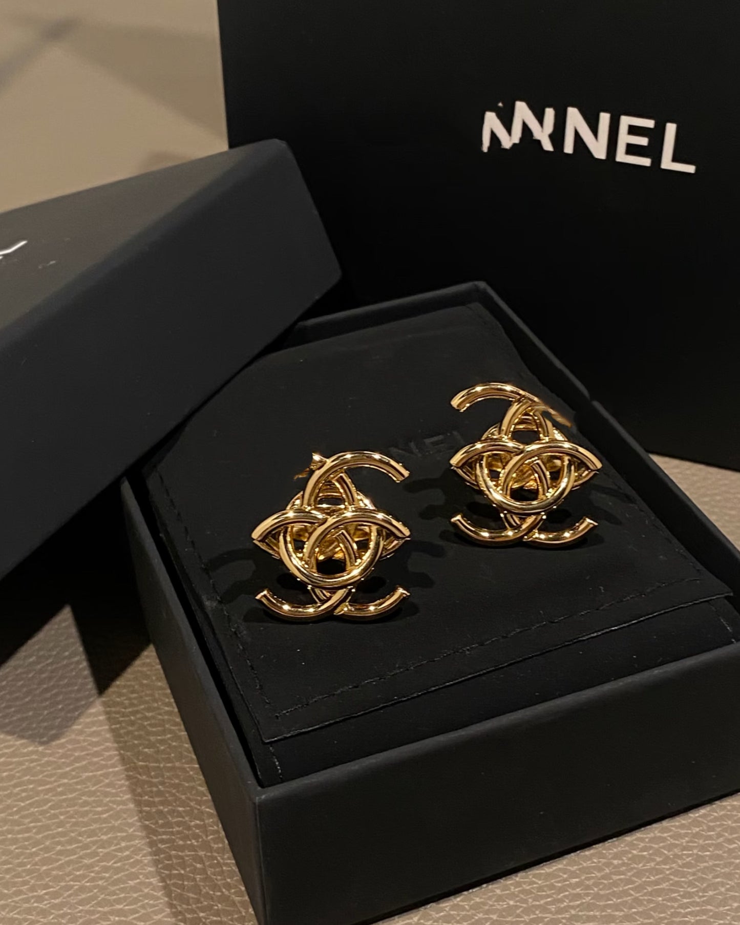 DOUBLE C EARRINGS