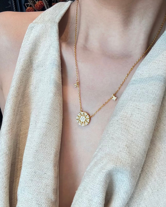 EIGHT POINTED STAR NECKLACE