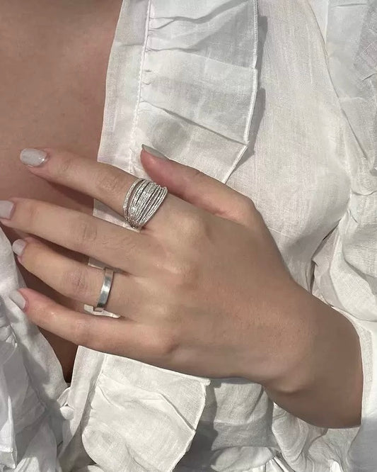 SHIMMERING RING
