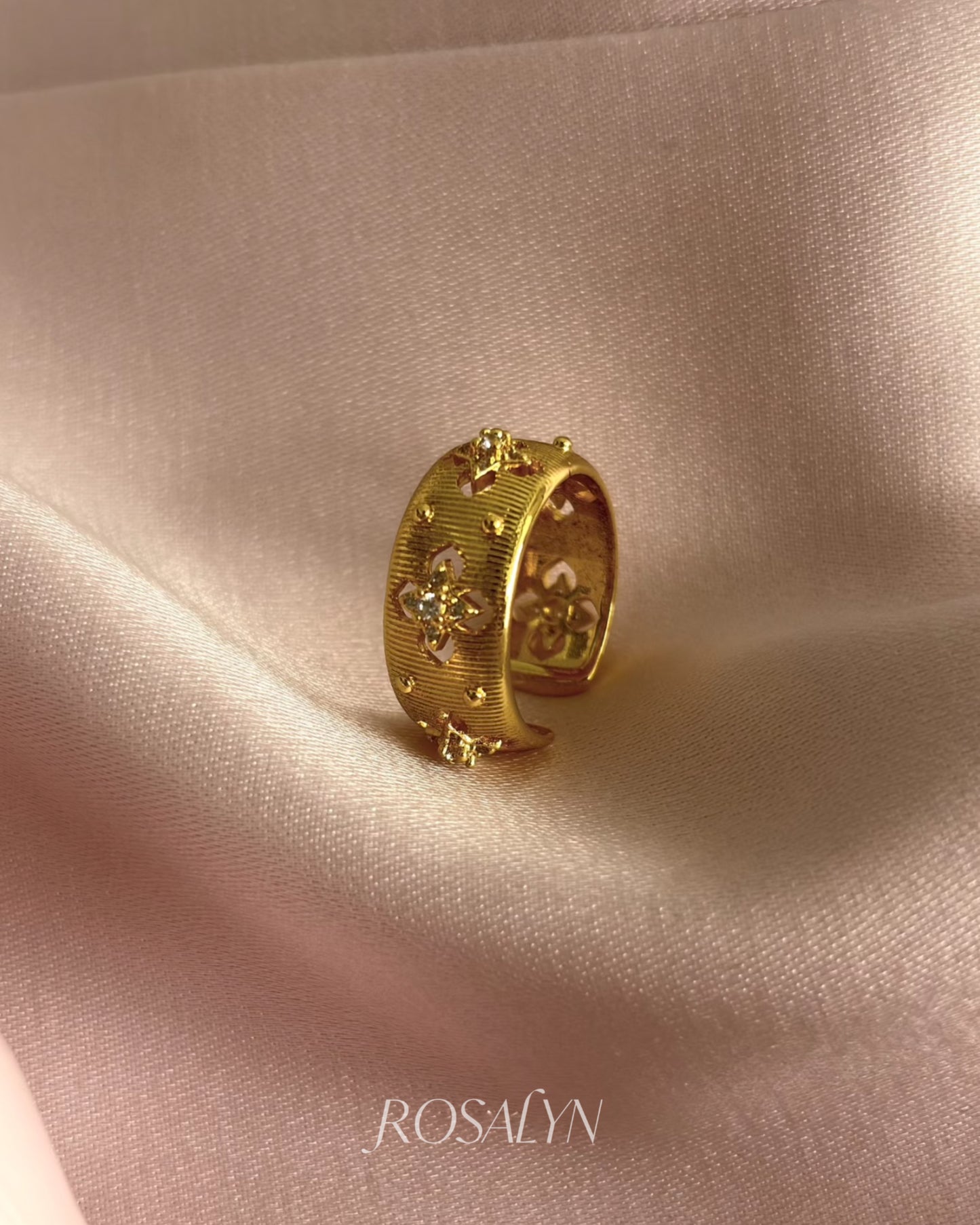 VINTAGE GILDED PETAL RING