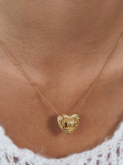 LOVE BUTTON NECKLACE