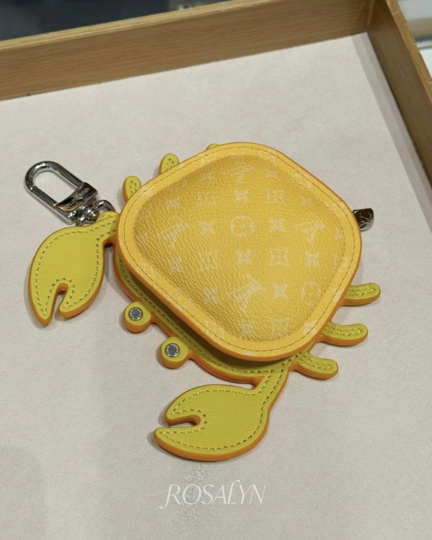 LULU CRAB BAG DECORATIONS