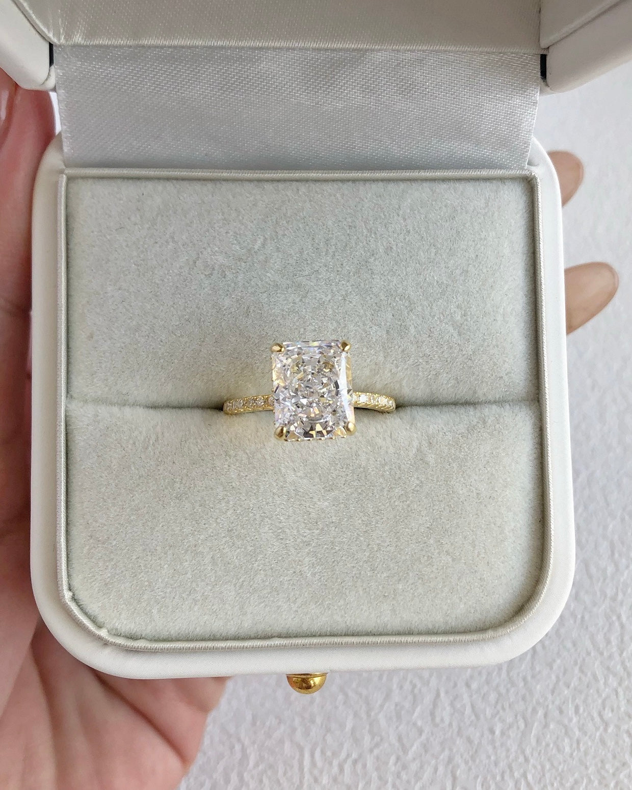 COLORED ZIRCONIA RING